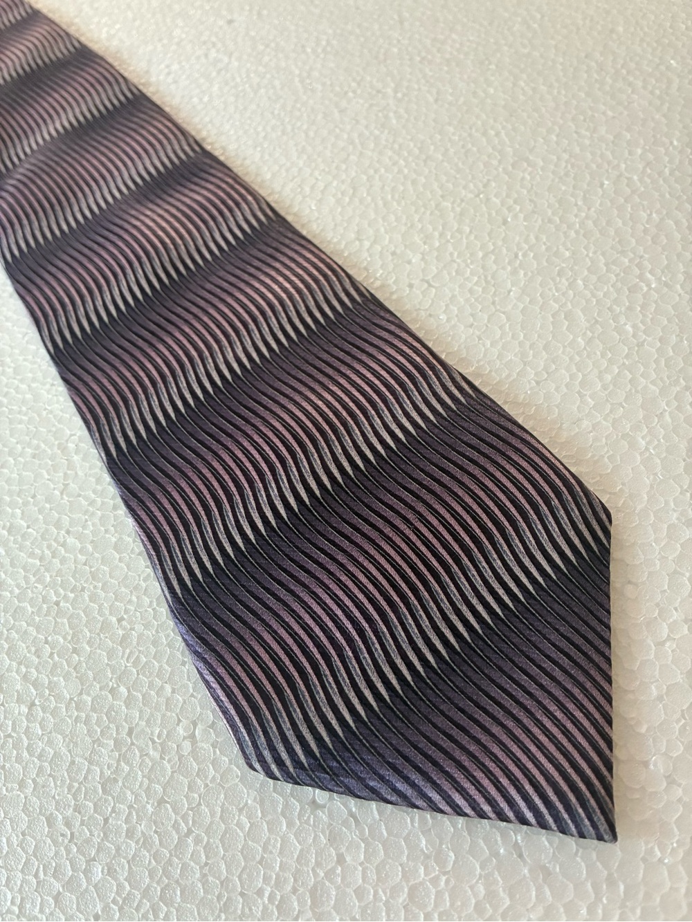 Milano 100% Silk Black and Purple Wave-Stripe Silk Tie